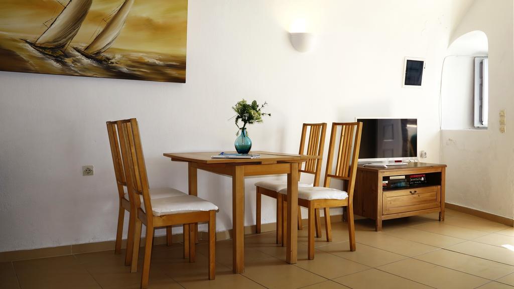 Finesse Suites Oia Dış mekan fotoğraf